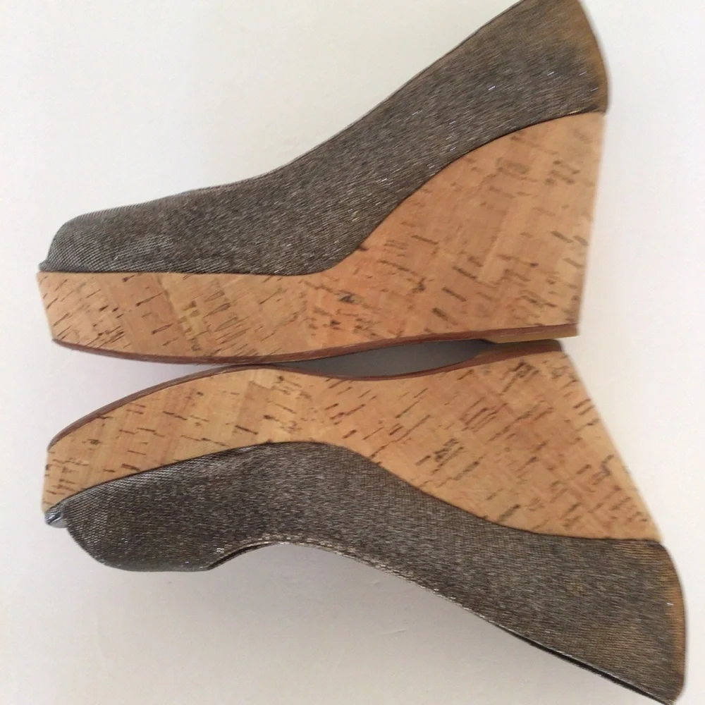 STUART WEITZMAN CORKSWOON BRONZE GLITTER CORK PLATFORM WEDGE SHOES SIZE …